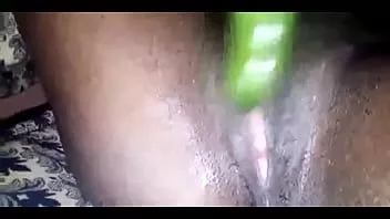 play ابنتي adejoke استمناء مع الخيار حتى انها cums