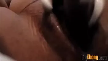 Reproducir Coed muñeca de ébano j con uñas largas y vagina cremosa