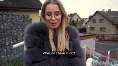 play MILF con gafas de agente público recibe una cogida POV dura y cruda