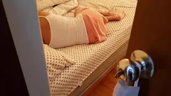 play Nena colombiana caliente follada por su vecina