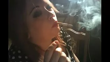 Play British bbw tina snua smokes with dangling, drifts, nose & cone exhales