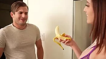 play My stepmom loves eating banana in front of me