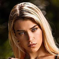 Pornstar Elena Vedem