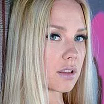 Star du porno Angie Lynx
